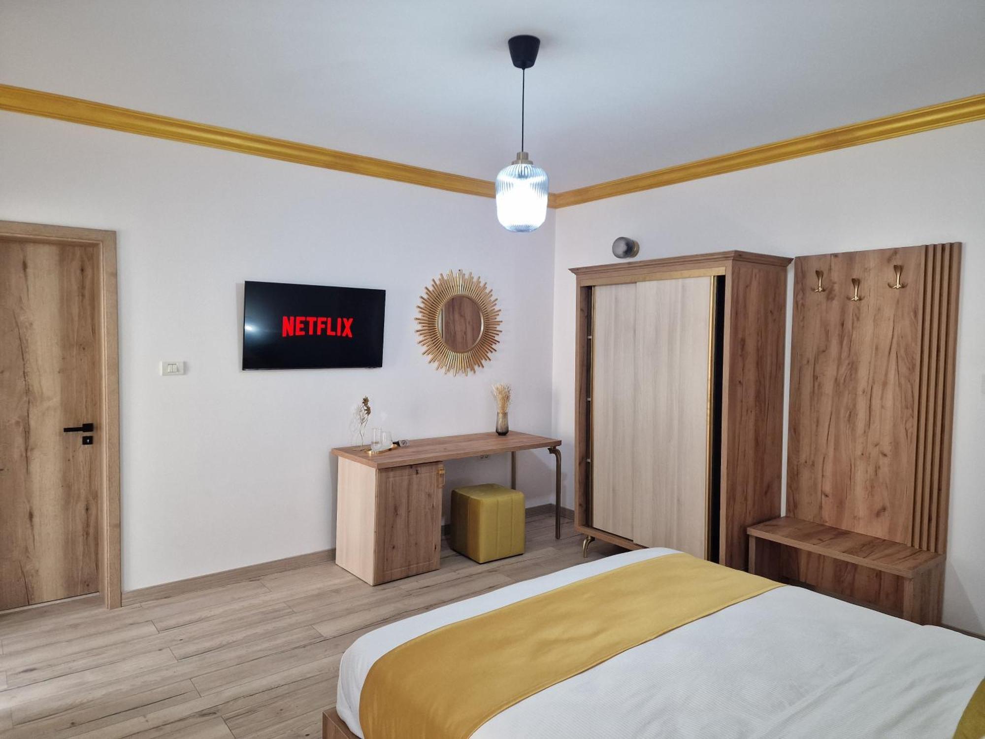 Hotel Colt De Rai à Resita Extérieur photo