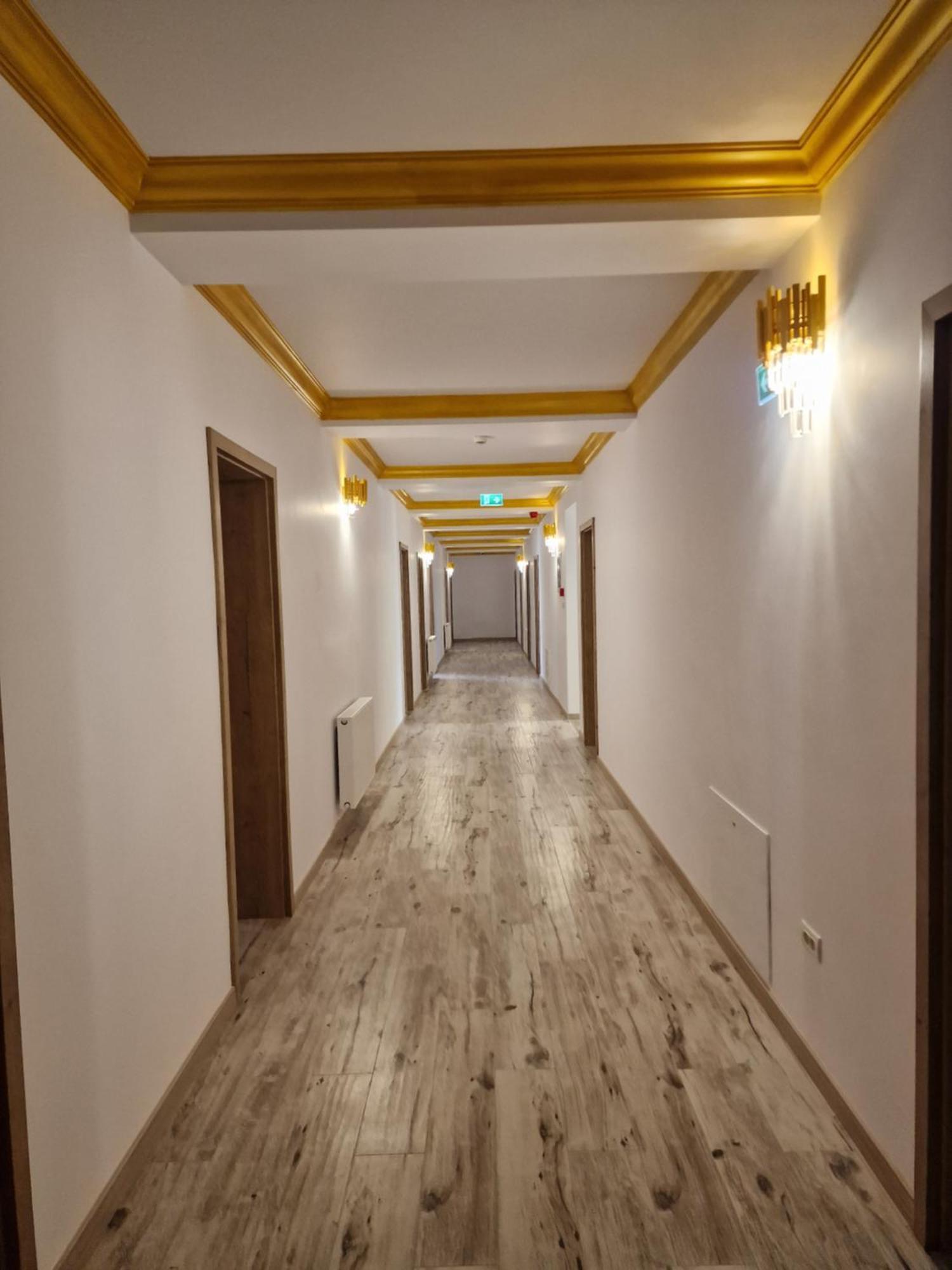 Hotel Colt De Rai à Resita Extérieur photo