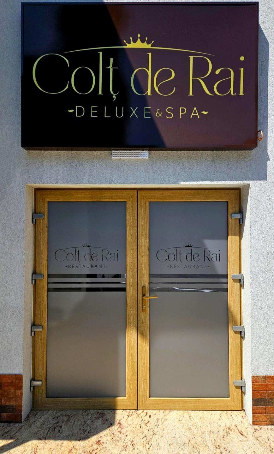 Hotel Colt De Rai à Resita Extérieur photo