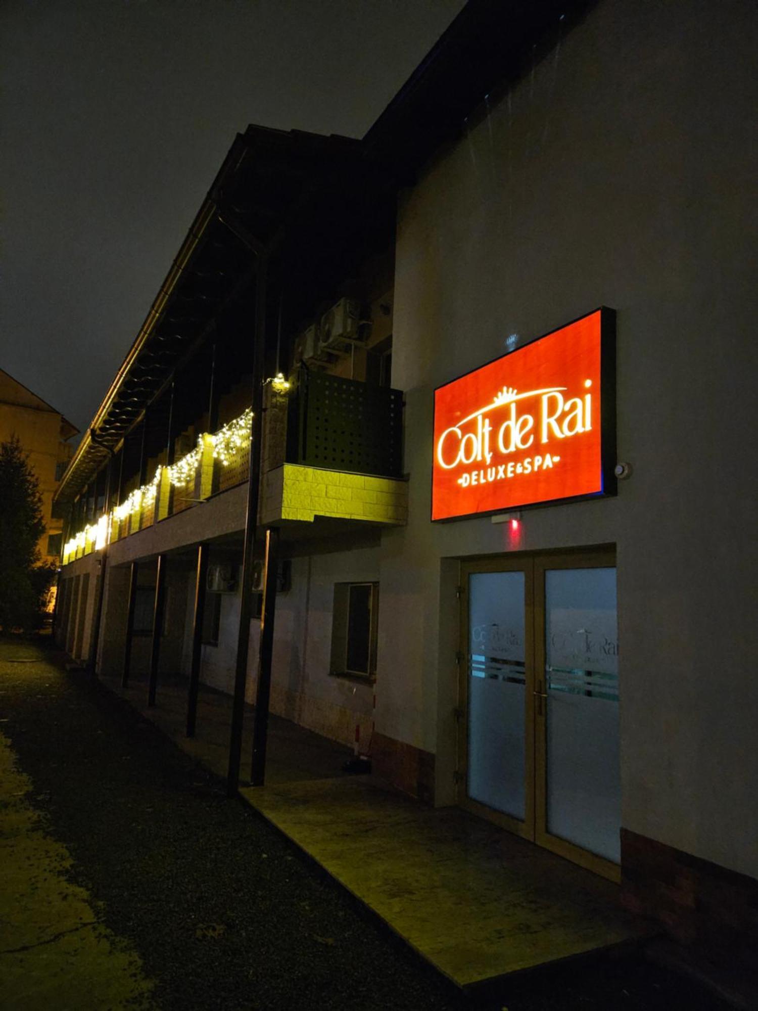 Hotel Colt De Rai à Resita Extérieur photo