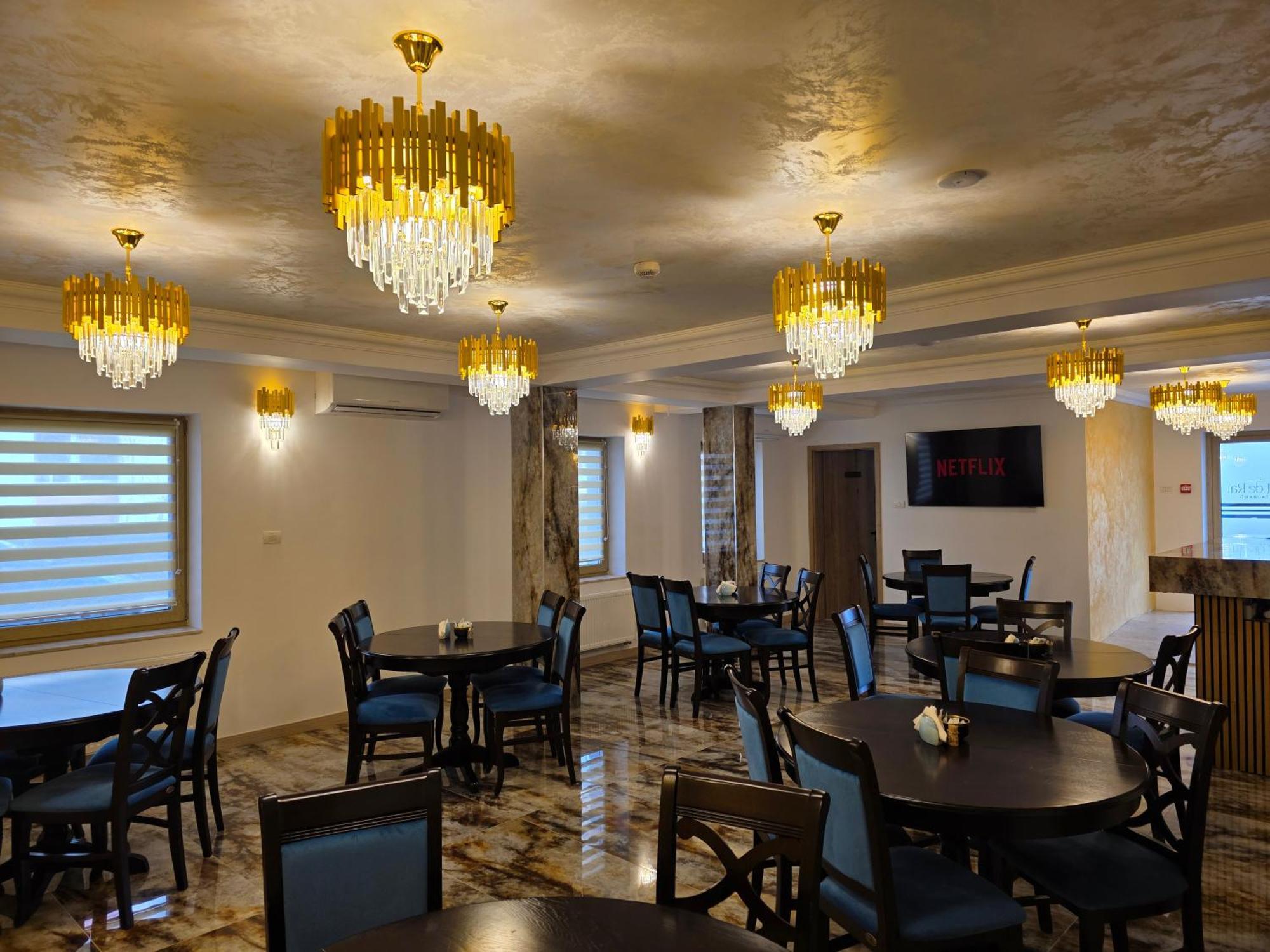 Hotel Colt De Rai à Resita Extérieur photo